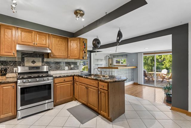 28697 South River Road, Harrison Twp, MI 48045