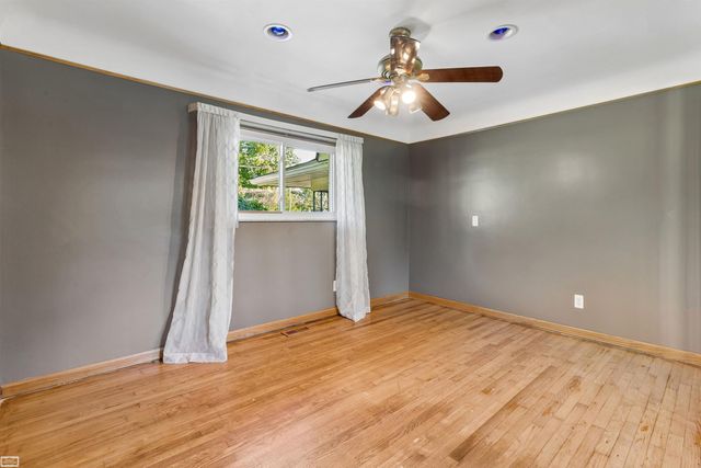 28697 South River Road, Harrison Twp, MI 48045