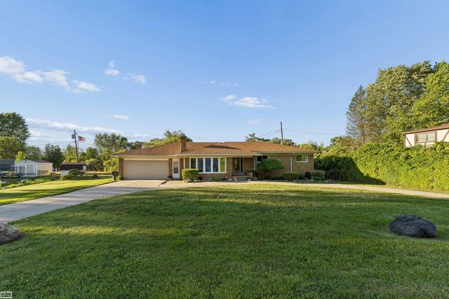 28697 South River Road, Harrison Twp, MI 48045