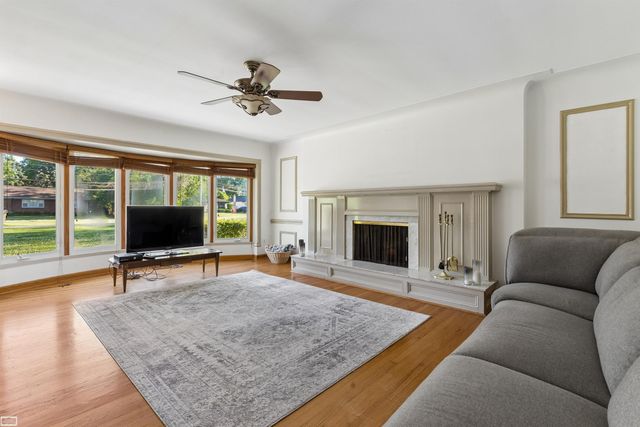 28697 South River Road, Harrison Twp, MI 48045