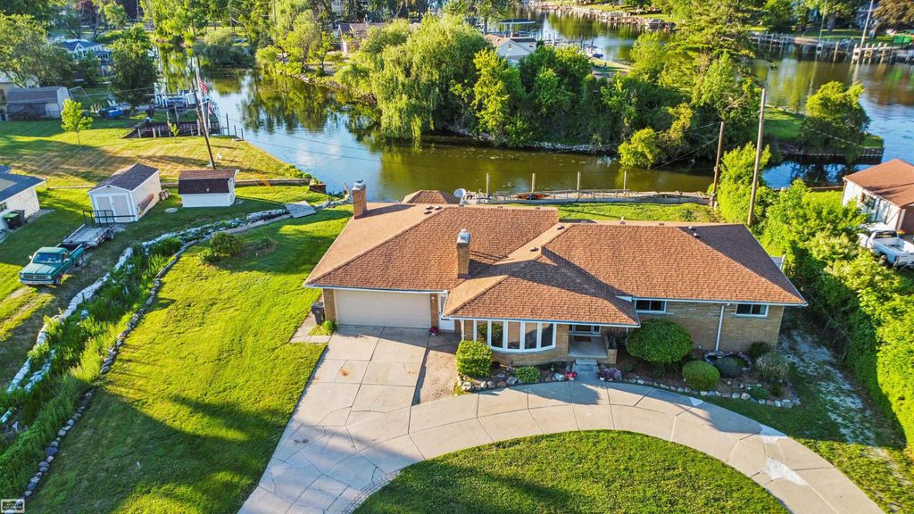 28697 South River Road, Harrison Twp, MI 48045