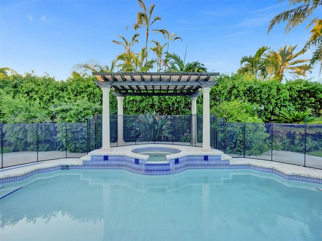 12401 SW 77th Street 12401, Miami, FL 33183