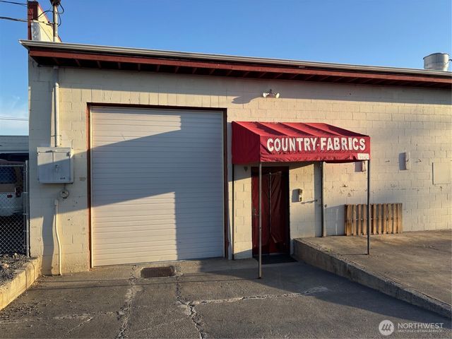 717 W Broadway Avenue, Moses Lake, WA 98837