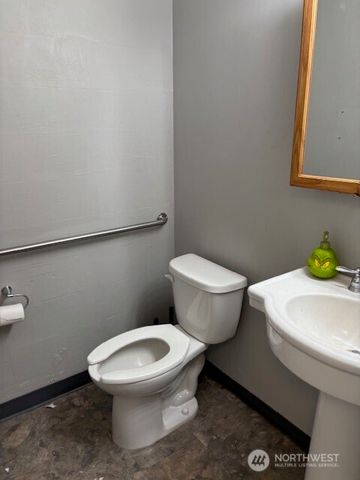 717 W Broadway Avenue, Moses Lake, WA 98837