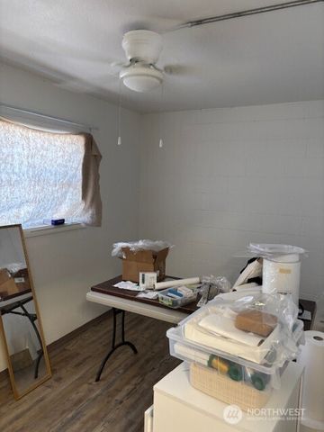 717 W Broadway Avenue, Moses Lake, WA 98837