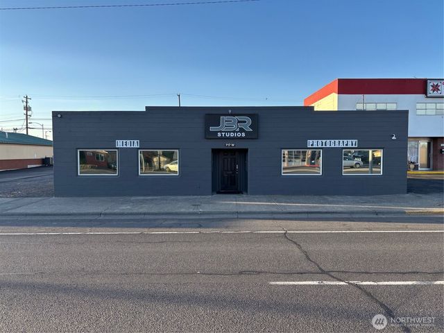 717 W Broadway Avenue, Moses Lake, WA 98837