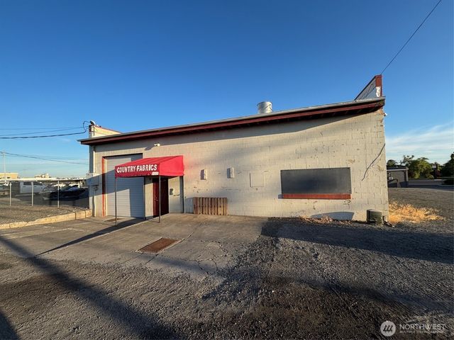 717 W Broadway Avenue, Moses Lake, WA 98837