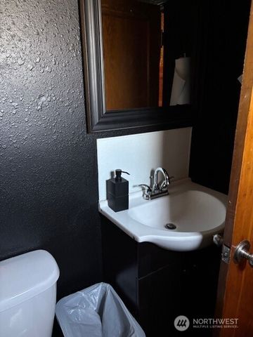 717 W Broadway Avenue, Moses Lake, WA 98837