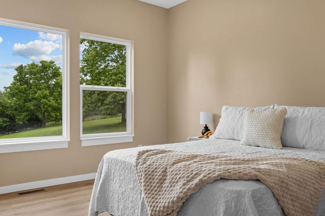 1296 Mule Barn Drive, Cape Fair, MO 65624