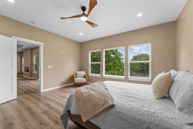 1296 Mule Barn Drive, Cape Fair, MO 65624