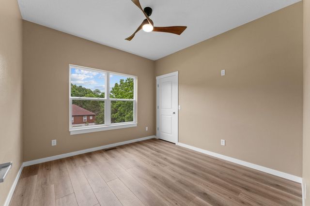 1296 Mule Barn Drive, Cape Fair, MO 65624