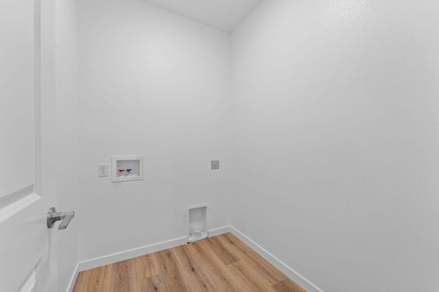 1296 Mule Barn Drive, Cape Fair, MO 65624