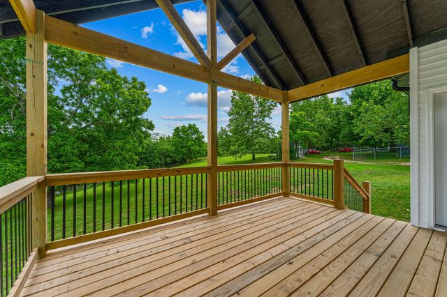 1296 Mule Barn Drive, Cape Fair, MO 65624