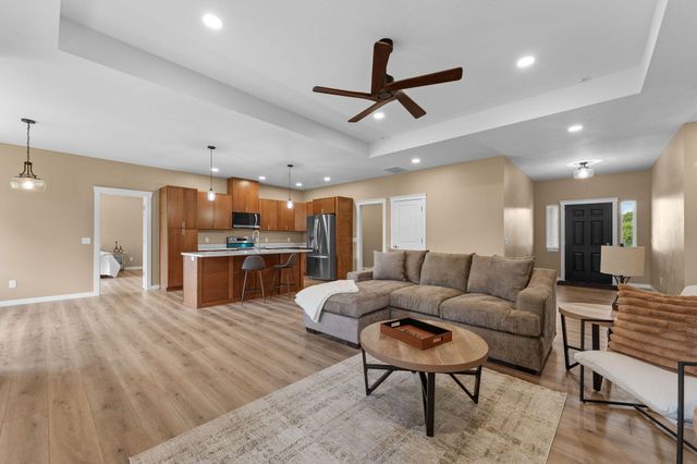 1296 Mule Barn Drive, Cape Fair, MO 65624