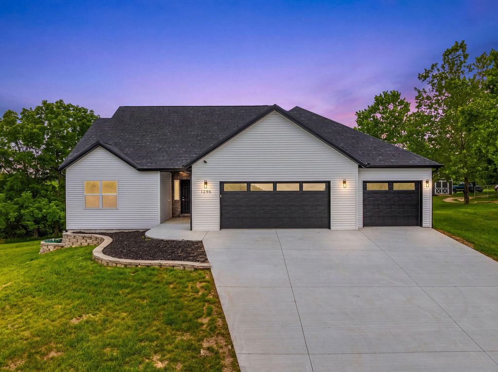 1296 Mule Barn Drive, Cape Fair, MO 65624