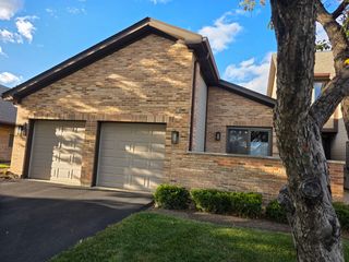 1764 Pebble Beach Drive, Hoffman Estates, IL 60169