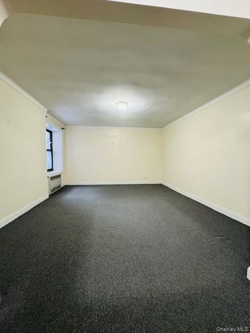 92-05 Whitney Avenue A27, Elmhurst, NY 11373