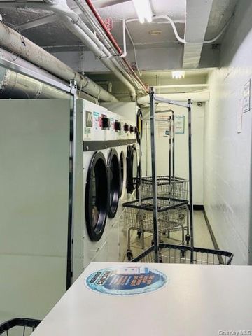 92-05 Whitney Avenue A27, Elmhurst, NY 11373