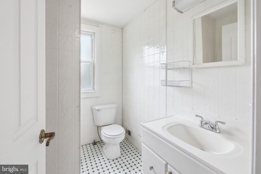 Image 19 of property listing at 9637 MASON AVE, Parkville, MD 21234