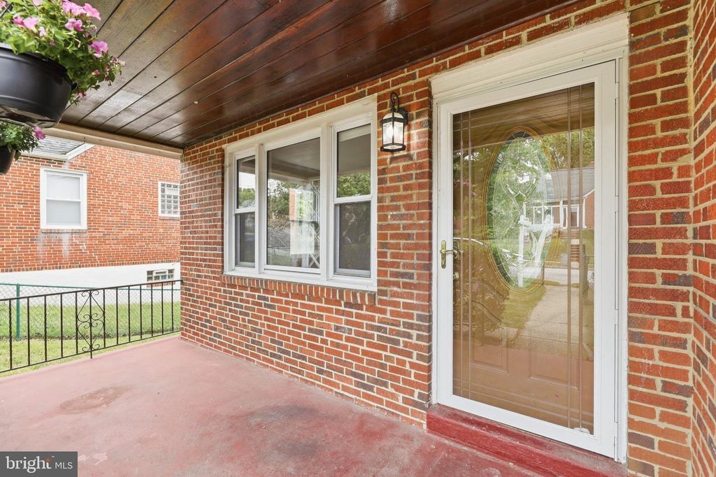 Image 4 of property listing at 9637 MASON AVE, Parkville, MD 21234