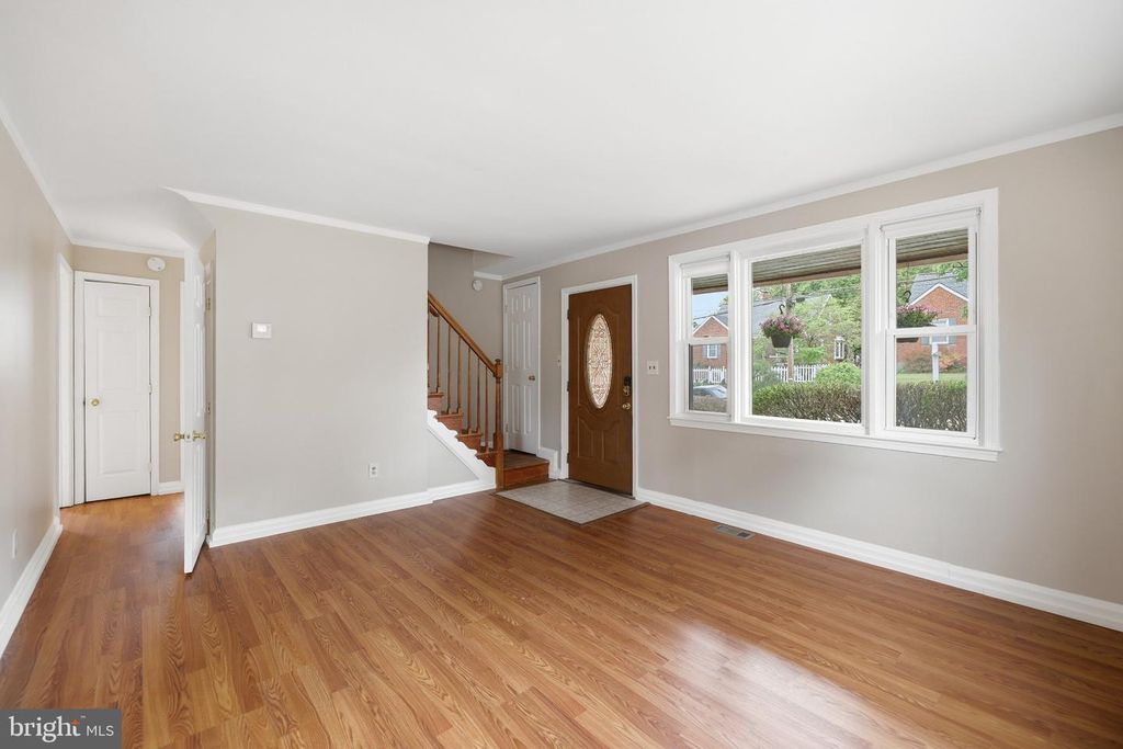Image 5 of property listing at 9637 MASON AVE, Parkville, MD 21234