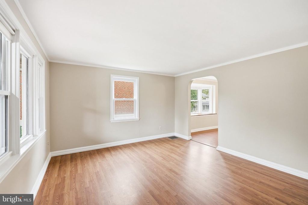Image 6 of property listing at 9637 MASON AVE, Parkville, MD 21234