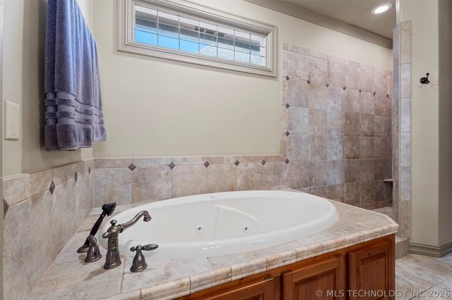 9114 N 100th Street E, Owasso, OK 74055