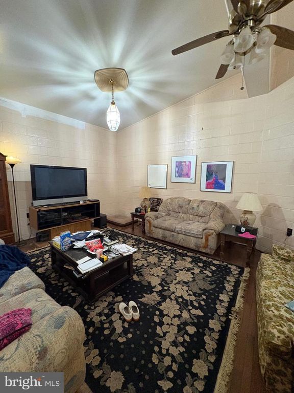 Image 8 of property listing at 12455 HELEN FOWLERS PL, Hughesville, MD 20637