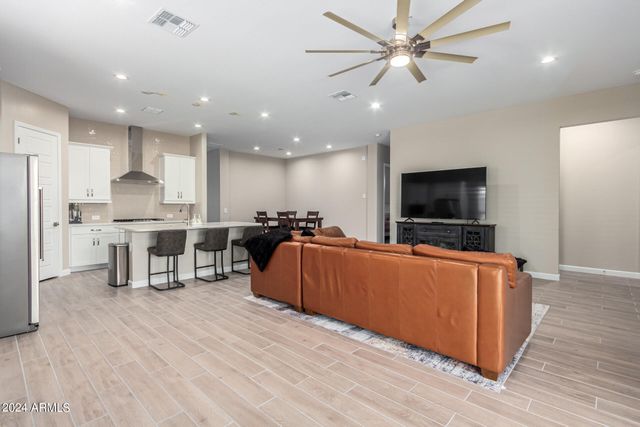 10472 W Adam Avenue, Peoria, AZ 85382