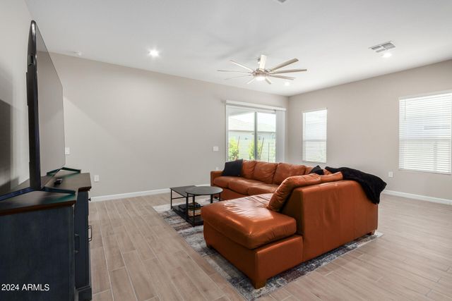 10472 W Adam Avenue, Peoria, AZ 85382