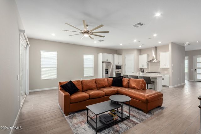 10472 W Adam Avenue, Peoria, AZ 85382
