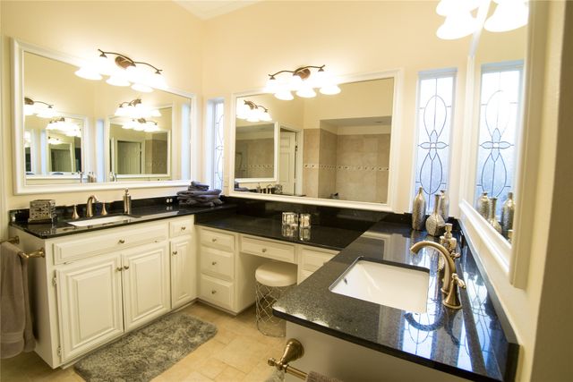 2308 Ox Bow Court, Arlington, TX 76006