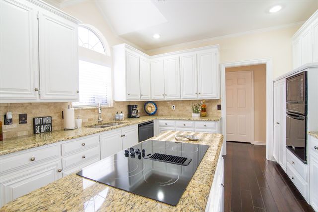 2308 Ox Bow Court, Arlington, TX 76006