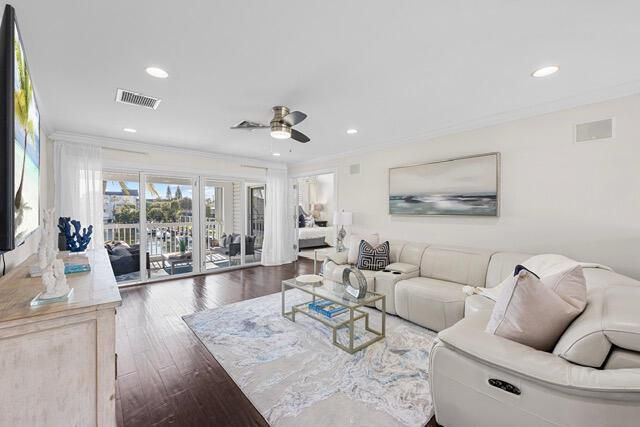 910 JASMINE Drive, Delray Beach, FL 33483
