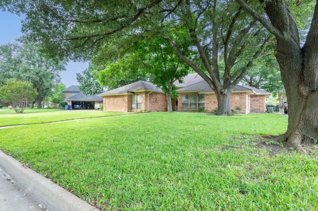 1525 Inverness Road, Mansfield, TX 76063