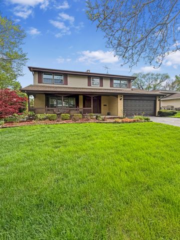 17W525 Concord Place, Darien, IL 60561