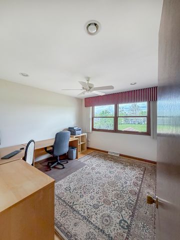 17W525 Concord Place, Darien, IL 60561