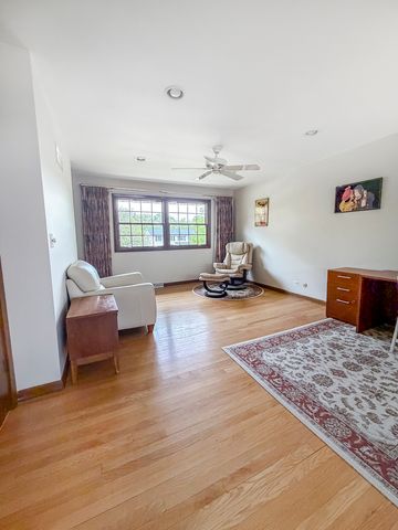 17W525 Concord Place, Darien, IL 60561