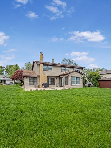 17W525 Concord Place, Darien, IL 60561