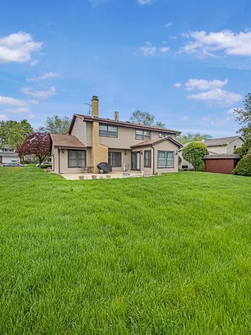 17W525 Concord Place, Darien, IL 60561