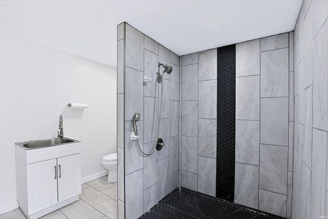 6528 N Showers Road, Bloomington, IN 47408