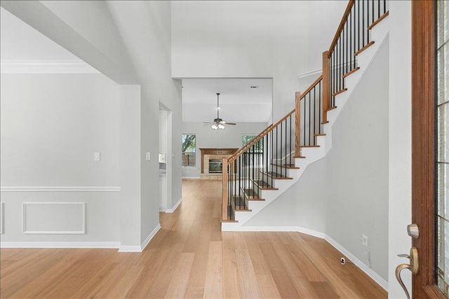 5301 Deerwood LN, Austin, TX 78730