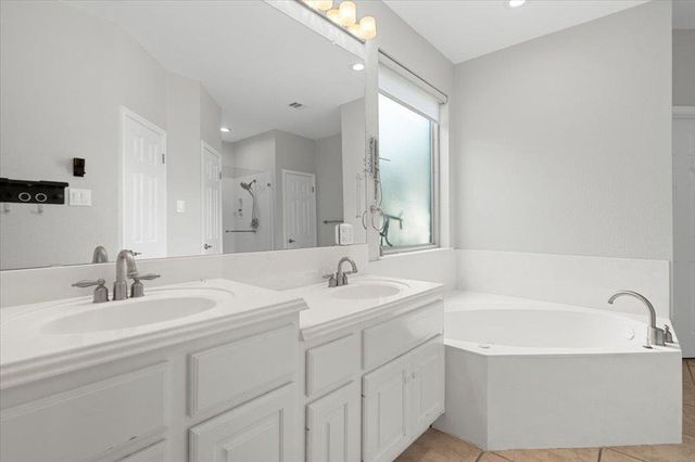 5301 Deerwood LN, Austin, TX 78730