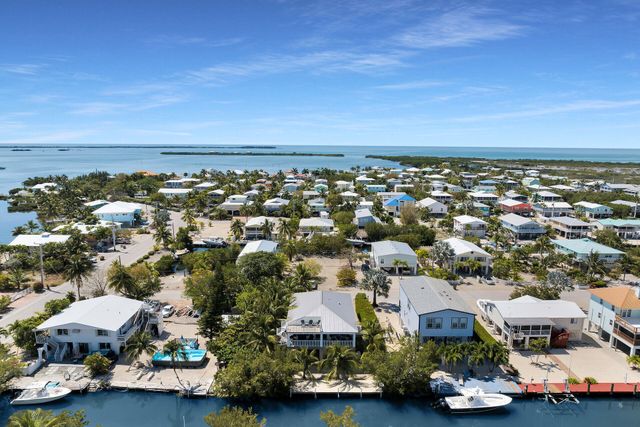 27415 Barbuda Lane, Ramrod Key, FL 33042