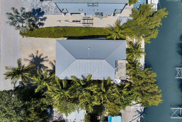 27415 Barbuda Lane, Ramrod Key, FL 33042