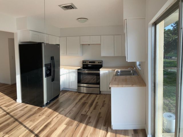 1051 VENETIAN PARKWAY, Venice, FL 34285