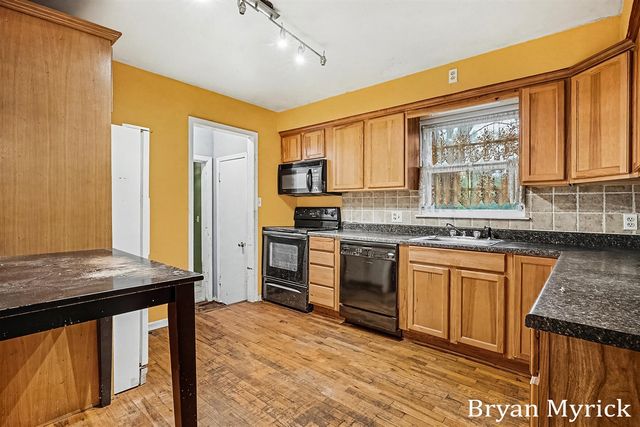 819 W 25th Street, Holland, MI 49423