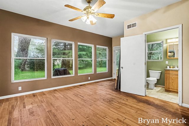 819 W 25th Street, Holland, MI 49423
