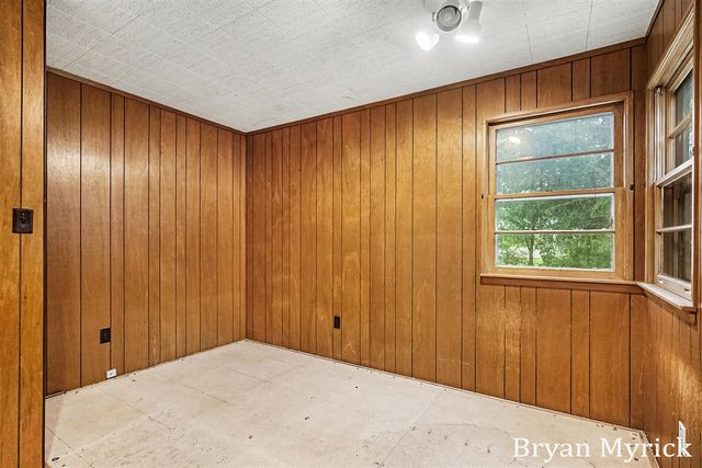 819 W 25th Street, Holland, MI 49423