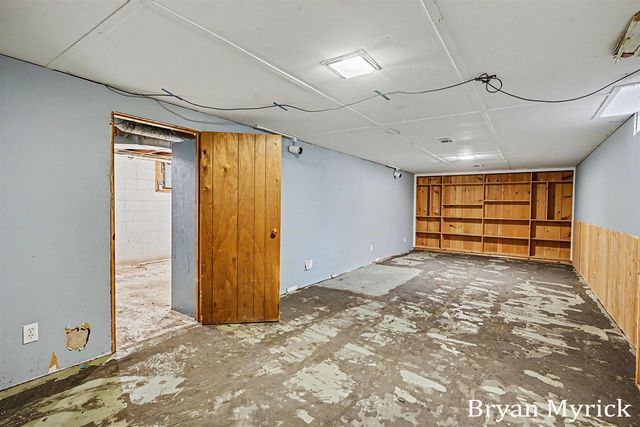 819 W 25th Street, Holland, MI 49423